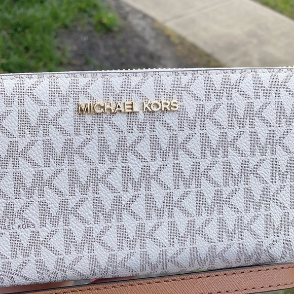 MK JST LG CONTINENTAL WALLET WRISTLET VANILLA - Picture 2 of 5